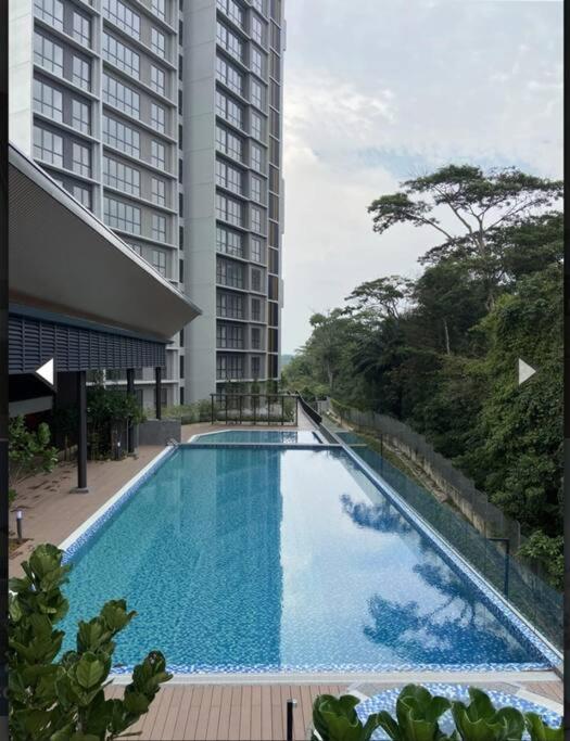 Pangsapuri The Clio 2 Residences, Beside Ioi Mall, Opposite Hospital Serdang, Beside Uniteen And Upm, Putrajaya