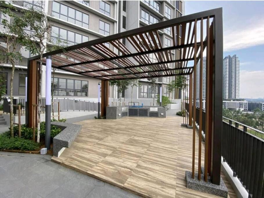 Pangsapuri The Clio 2 Residences, Beside Ioi Mall, Opposite Hospital Serdang, Beside Uniteen And Upm,