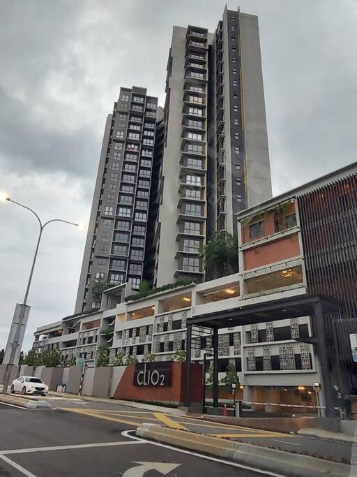 Pangsapuri The Clio 2 Residences, Beside Ioi Mall, Opposite Hospital Serdang, Beside Uniteen And Upm, *