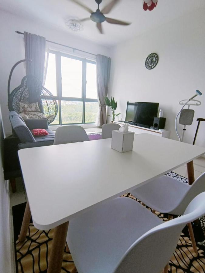 Pangsapuri The Clio 2 Residences, Beside Ioi Mall, Opposite Hospital Serdang, Beside Uniteen And Upm, *