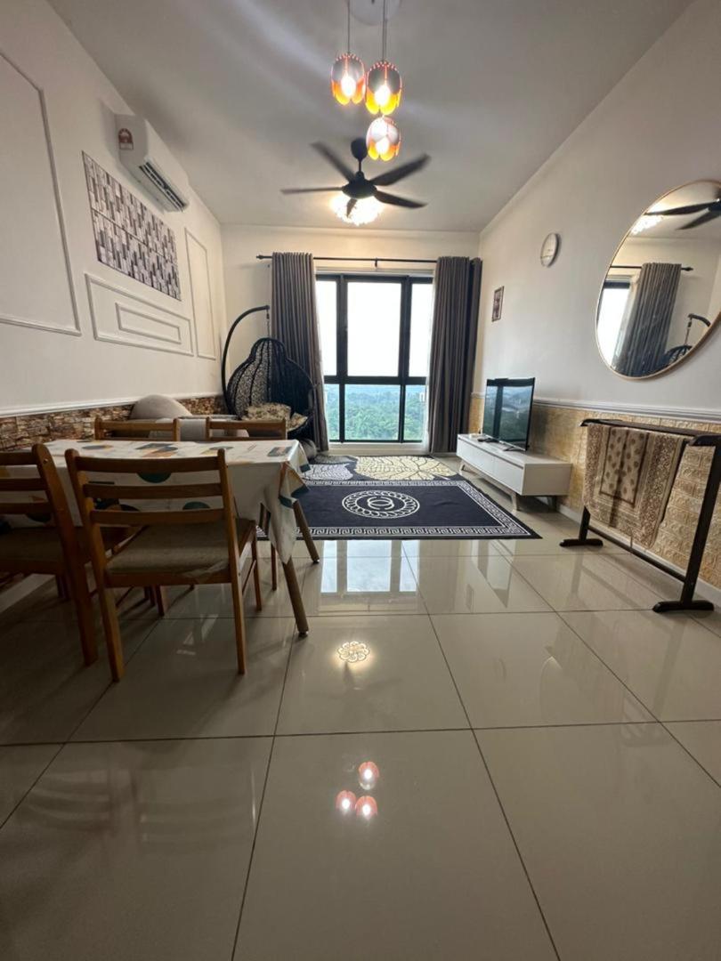 Pangsapuri The Clio 2 Residences, Beside Ioi Mall, Opposite Hospital Serdang, Beside Uniteen And Upm, *